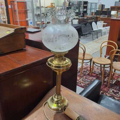 TABLE LAMP