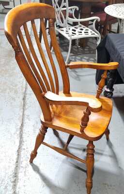 ARM CHAIR