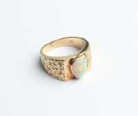 GOLD OPAL RING