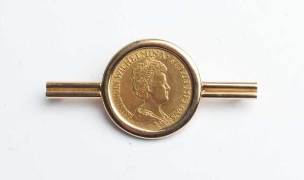 GOLD BROOCH