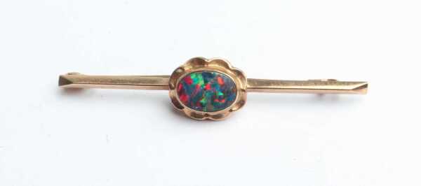 GOLD OPAL BROOCH