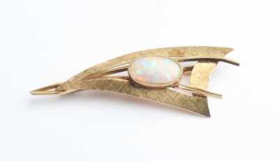 GOLD OPAL BROOCH