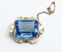 GOLD BROOCH