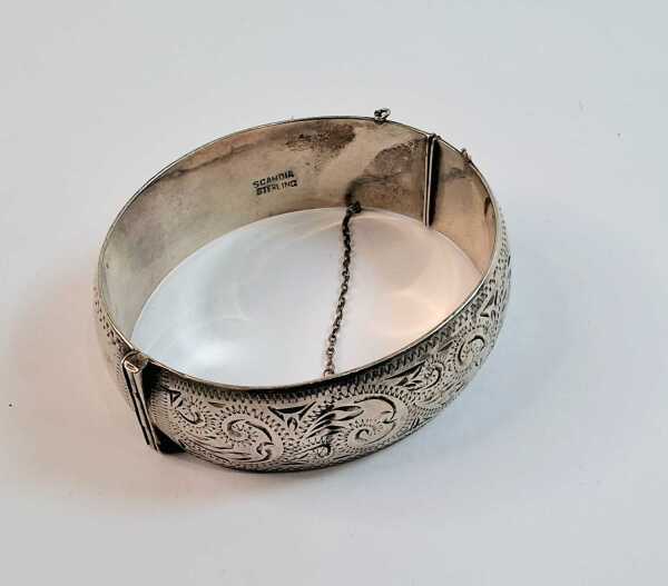 SILVER BANGLE