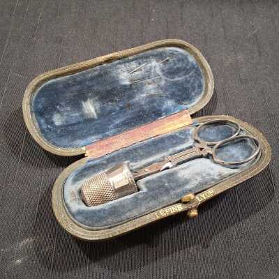 SEWING KIT