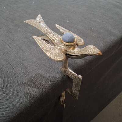 HEMMING BIRD