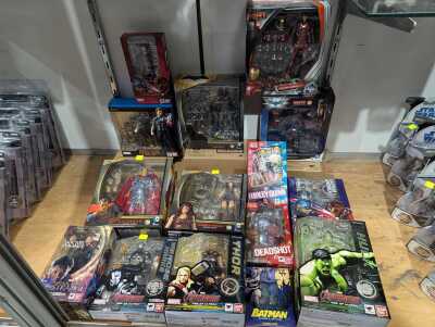 MARVEL AND DC FIGURES
