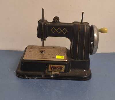 MINI SEWING MACHINE