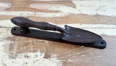 DOOR KNOCKER