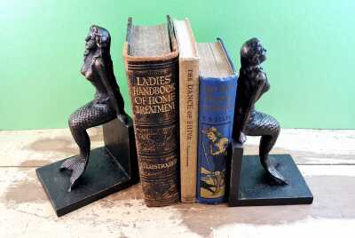 BOOK ENDS
