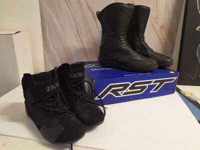 MOTORCYCLE BOOTS