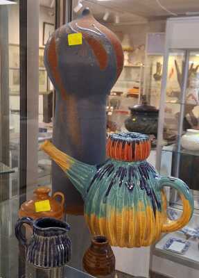 STUDIO POTTERY
