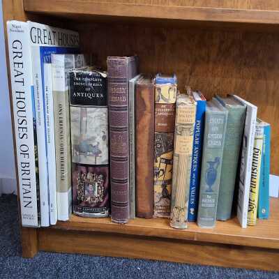 BOOKS ABOUT ANTIQUES & ARCHITECTURE