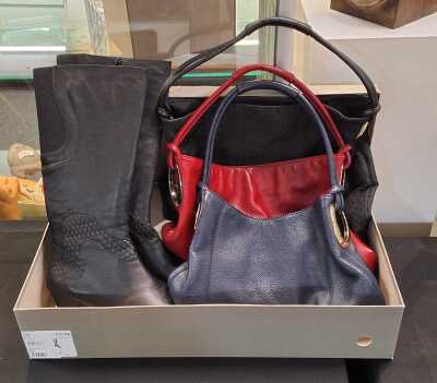 WOMEN'S ACCESSORIES