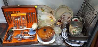 RETRO HOMEWARES