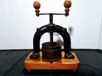 TINCTURE PRESS
