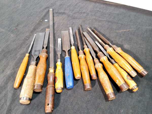 CARPENTERS CHISELS