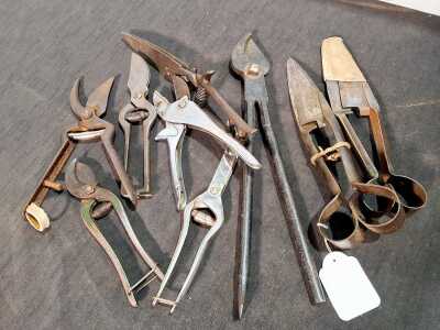 SHEARS AND SECATEURS