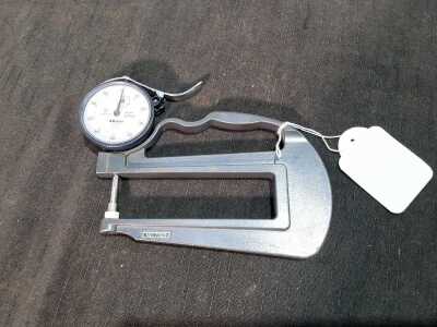 THICKNESS GAUGE