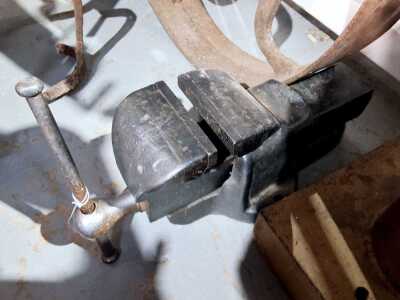 BENCH VICE