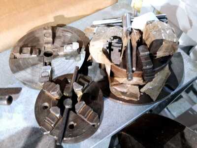 LATHE CHUCKS