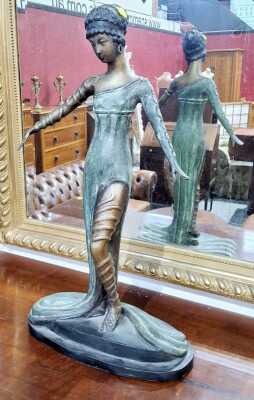 SERPENTINE LADY