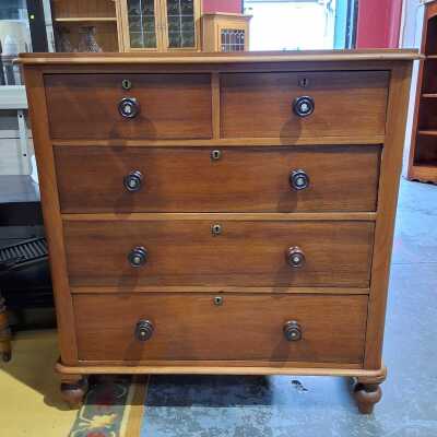 CHEST OF DRAWERS
