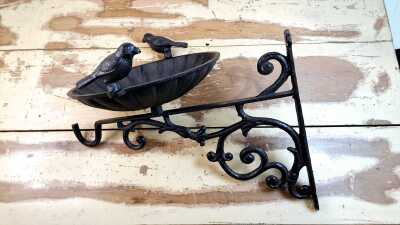 BIRD FEEDER