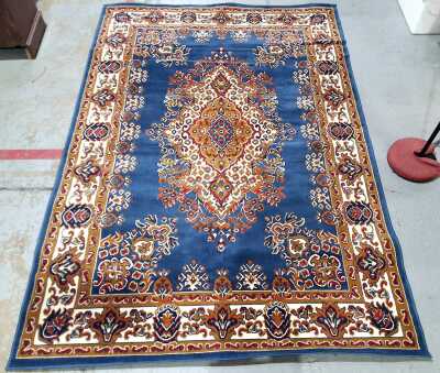 FLOOR RUG