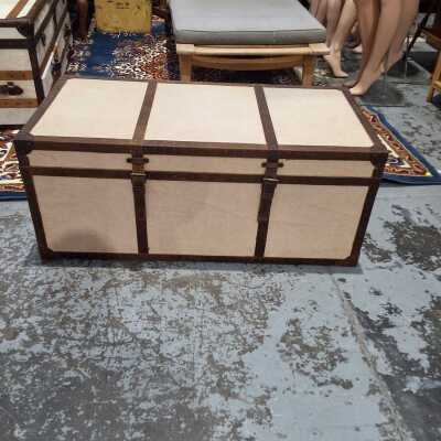 TRAVEL TRUNK