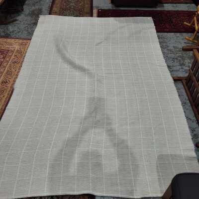 FLOOR RUG