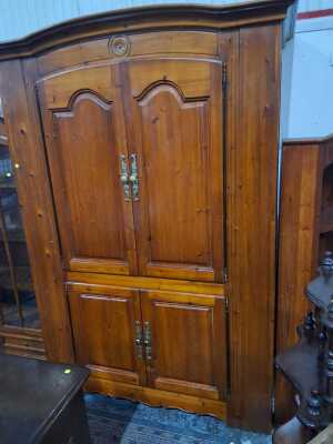 ARMOIRE