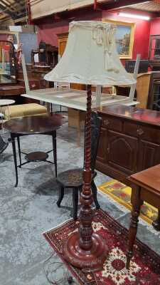 STANDARD LAMP