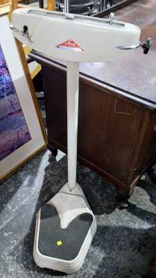 VINTAGE SCALES