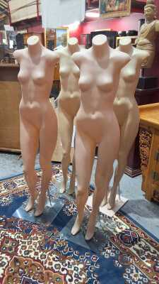 MANNEQUINS
