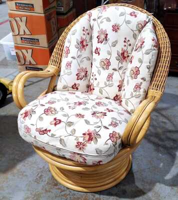 ARM CHAIR