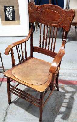 ARM CHAIR