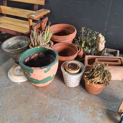 GARDEN POTS