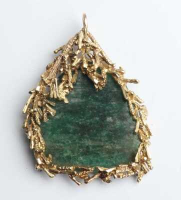 GOLD GREENSTONE PENDANT