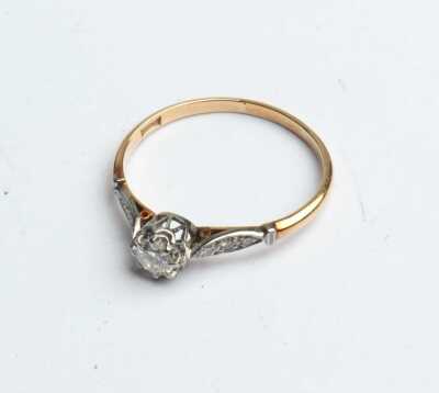 DIAMOND RING