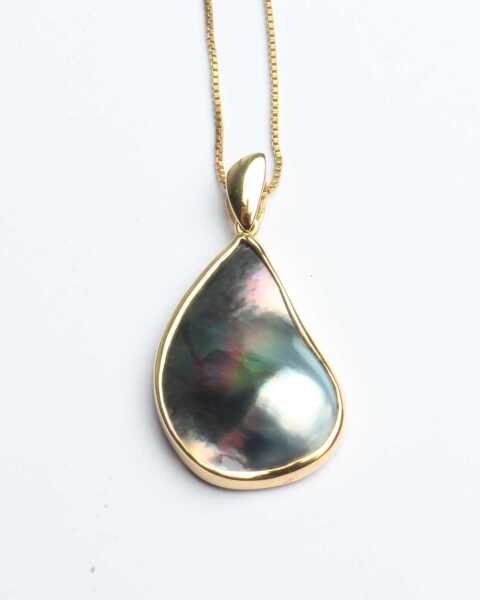 GOLD PENDANT