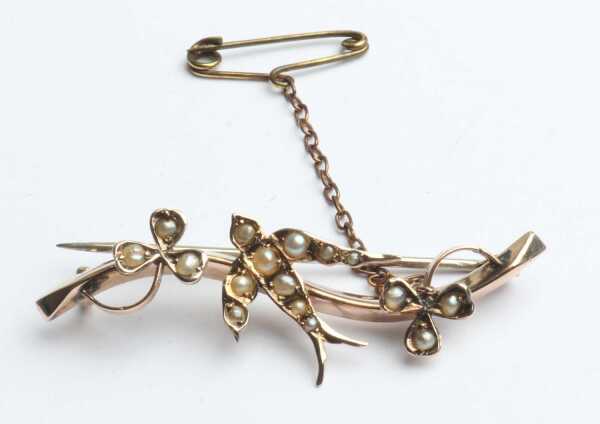 GOLD BROOCH