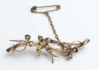 GOLD BROOCH