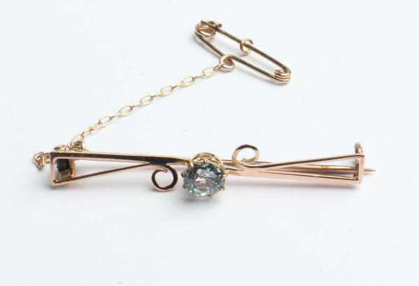 GOLD BROOCH