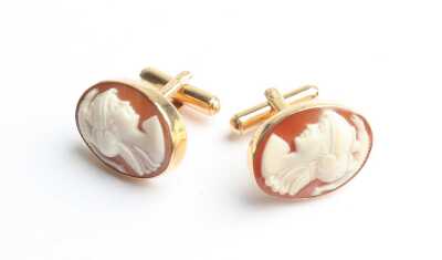 GOLD CUFFLINKS
