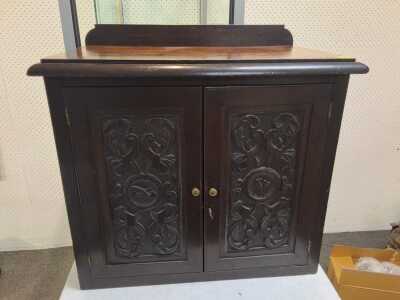SMOKERS CABINET