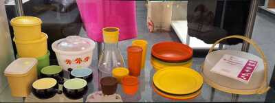 VINTAGE TUPPERWARE