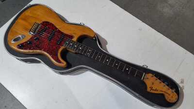 ELECTRIC GUITAR