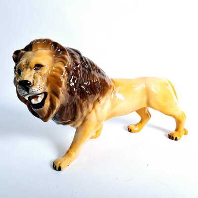 BESWICK LION