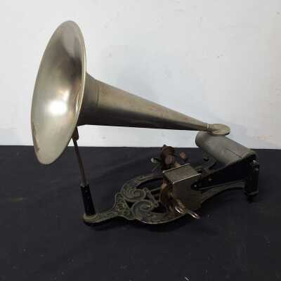 PUCK PHONOGRAPH
